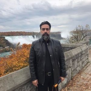 Meet your Posher, Farbod